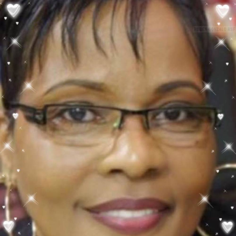 Meet your Posher, Denise